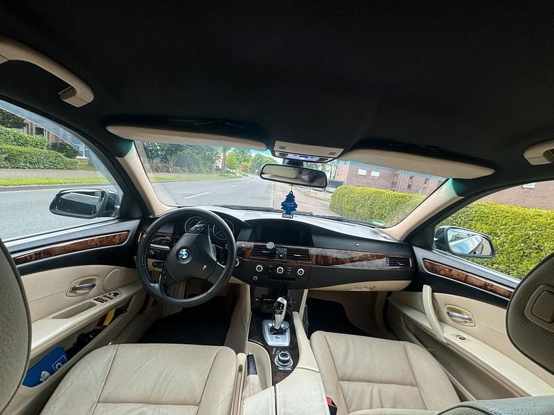 Schwarz Gebraucht 2010 BMW 530 Limousine | 6.000 € (Superpreis) - Bild 1/4