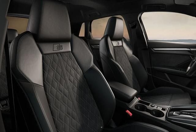 Neu Audi S3 Ambiente 333 PS (244 kW) 2026 Mythosschwarz metallic mythosschwarz metallic Limousine