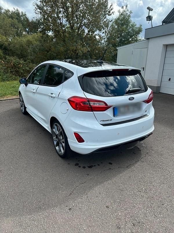 Weiß Gebraucht 2020 Ford Fiesta ST-Line Kleinwagen | 9.500 € (Superpreis) - Bild 1/4
