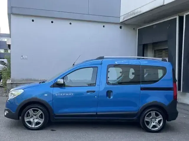 Gebraucht Dacia Dokker Stepway 131 PS (96 kW) 2019 Blau Van / Kleinbus