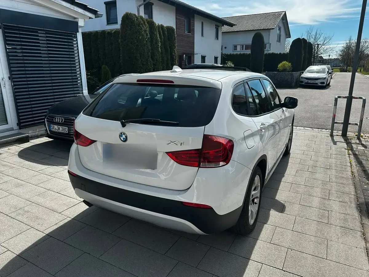 Gebraucht BMW X1 143 PS (105 kW) 2011 Weiß SUV