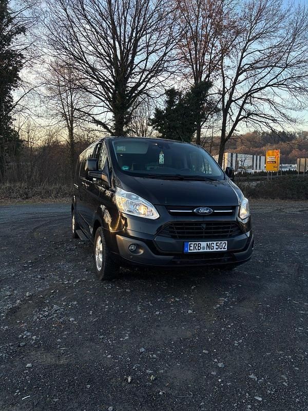 Gebraucht Ford Tourneo Titanium 155 PS (114 kW) 2016 Schwarz Van / Kleinbus