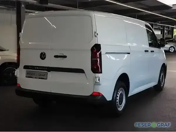 Neu VW T7 110 PS (80 kW) 2026 Clear white Van