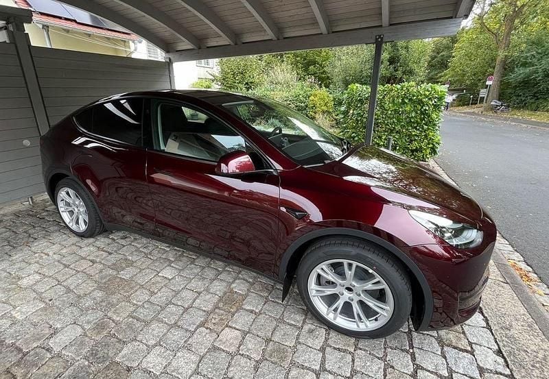 Gebraucht Tesla Model Y Standard Range 219 kW (299 PS) 2024 Rot SUV