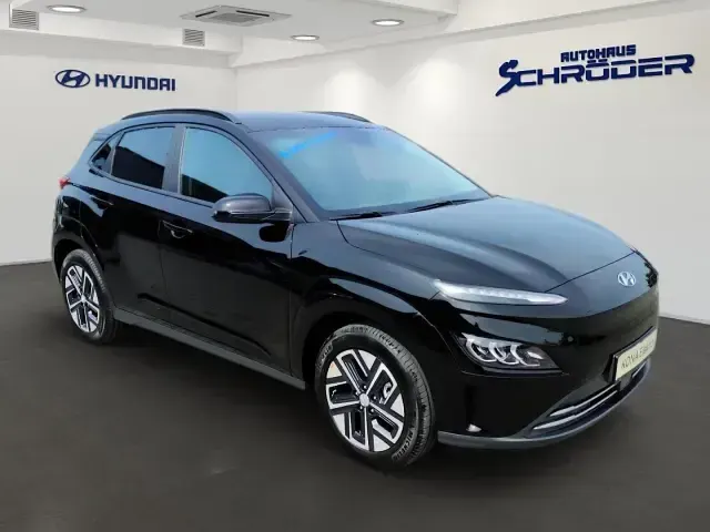 Gebraucht Hyundai Kona Advantage 100 kW (136 PS) 2023 Schwarz SUV