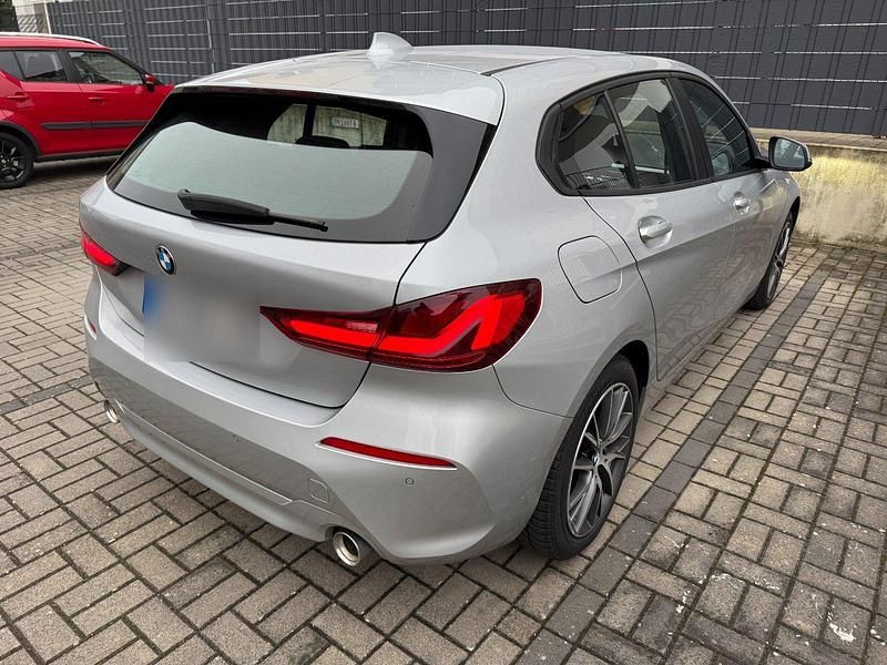 Gebraucht BMW 118 Shadowline 150 PS (110 kW) 2021 Silber Kleinwagen