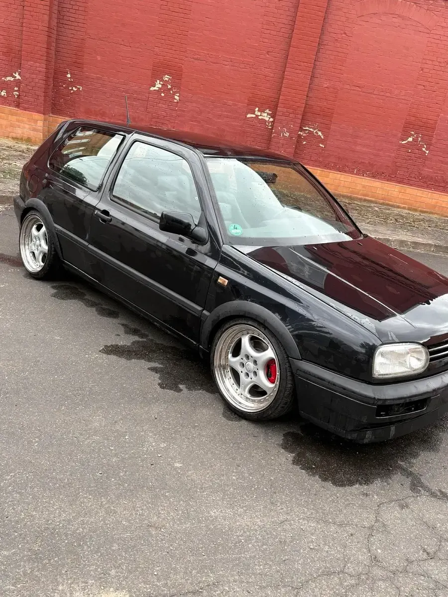 Gebraucht VW Golf III GTI 116 PS (85 kW) 1995 Schwarz Kleinwagen