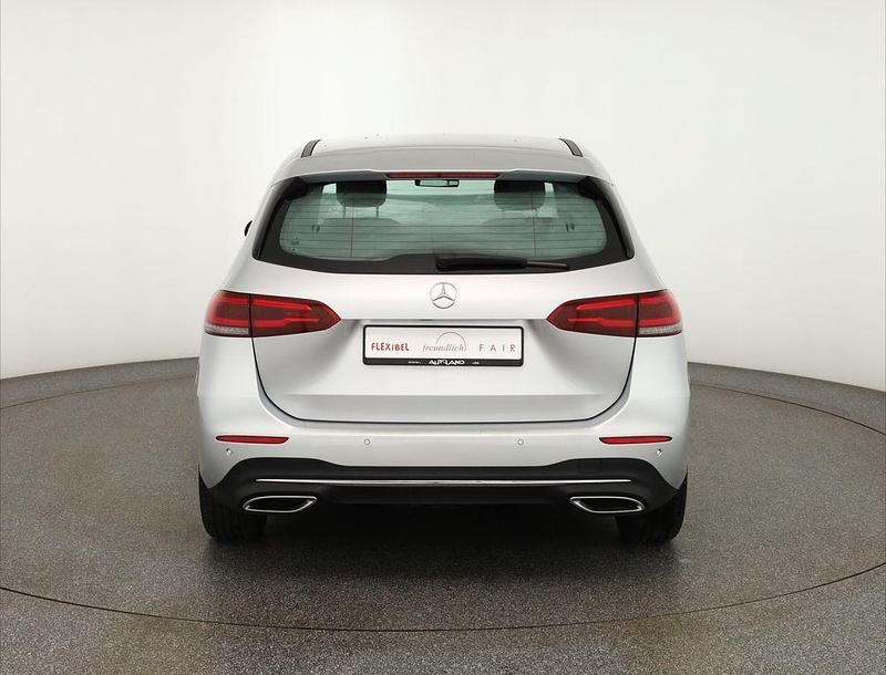 Gebraucht Mercedes B220 Progressive 190 PS (139 kW) 2019 Iridium silber metallic Van / Kleinbus