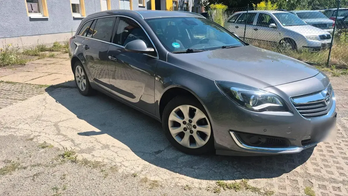 Gebraucht Opel Insignia 140 PS (102 kW) 2017 Grau Kombi