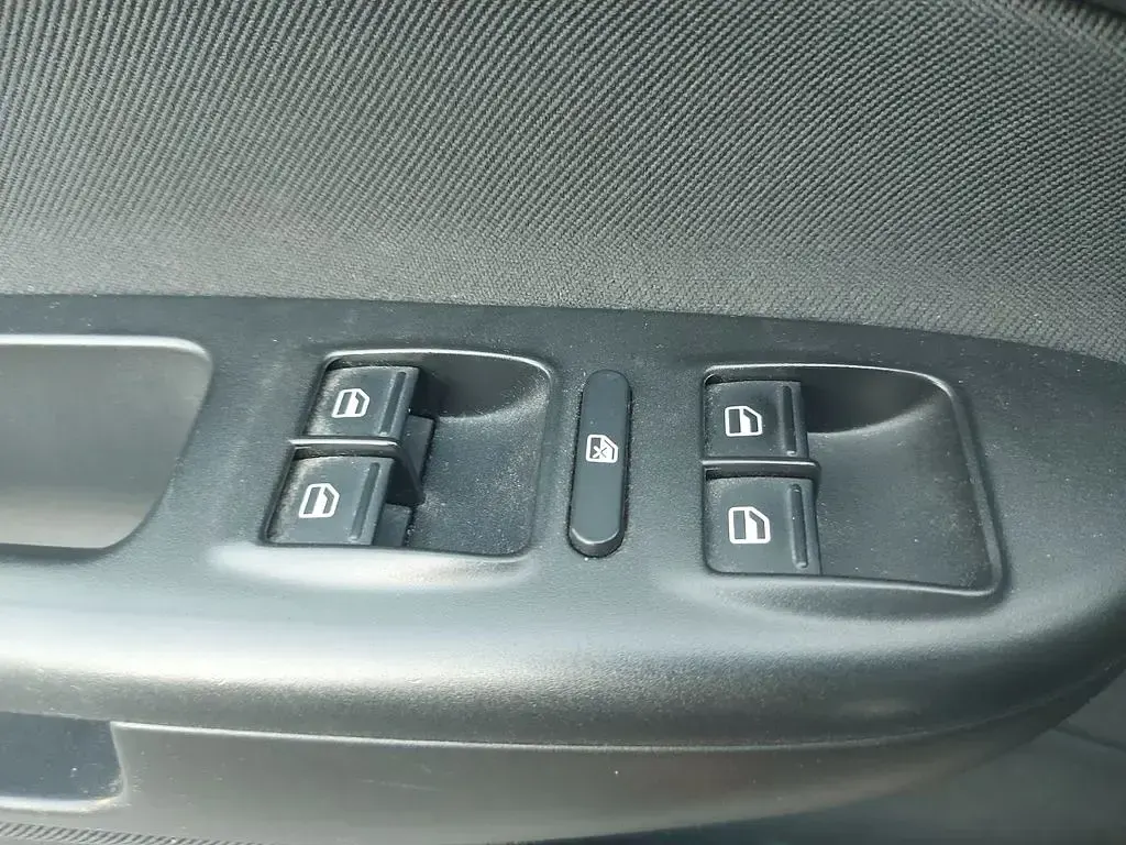Gebraucht Skoda Octavia Active 105 PS (77 kW) 2012 Schwarz Limousine