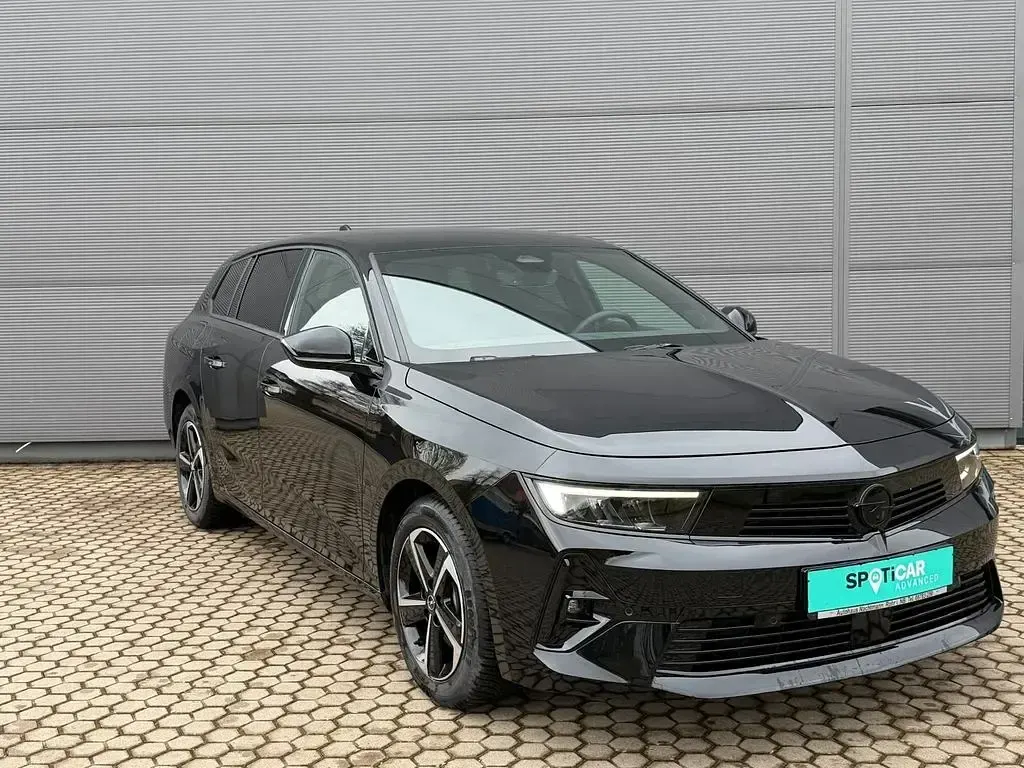 Gebraucht Opel Astra 131 PS (96 kW) 2024 Schwarz Kleinwagen