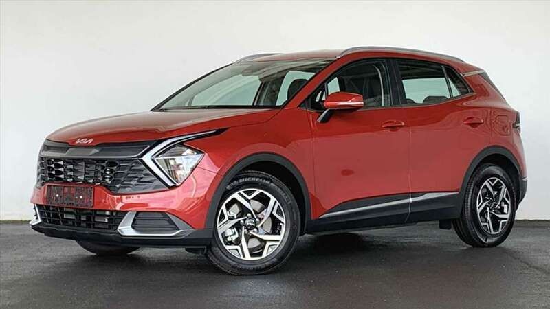 Rot / infrared Neu 2025 Kia Sportage Urban SUV | 30.470 € (Superpreis) - Bild 1/4