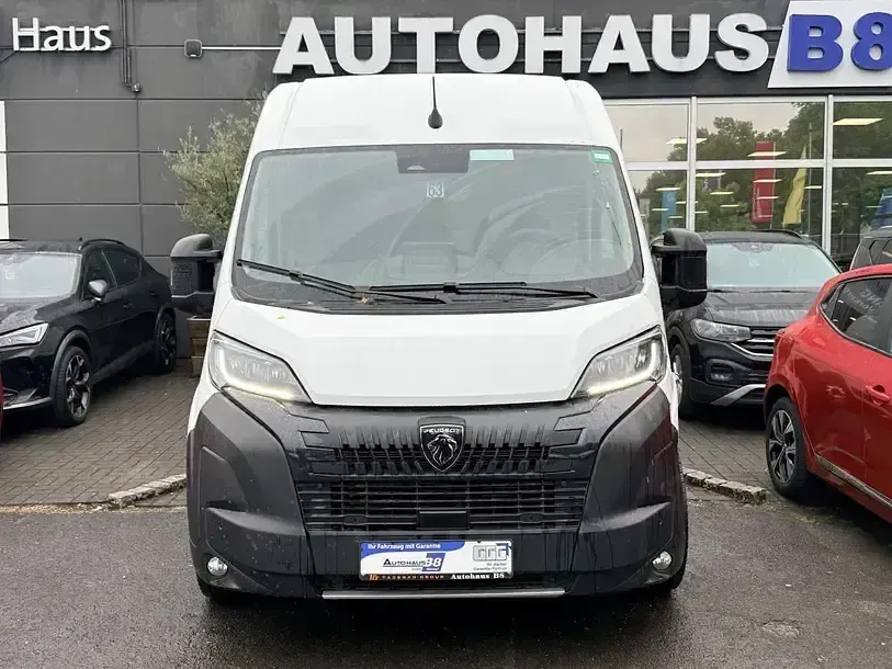 Gebraucht Peugeot Boxer 180 PS (132 kW) 2025 Weiß Van
