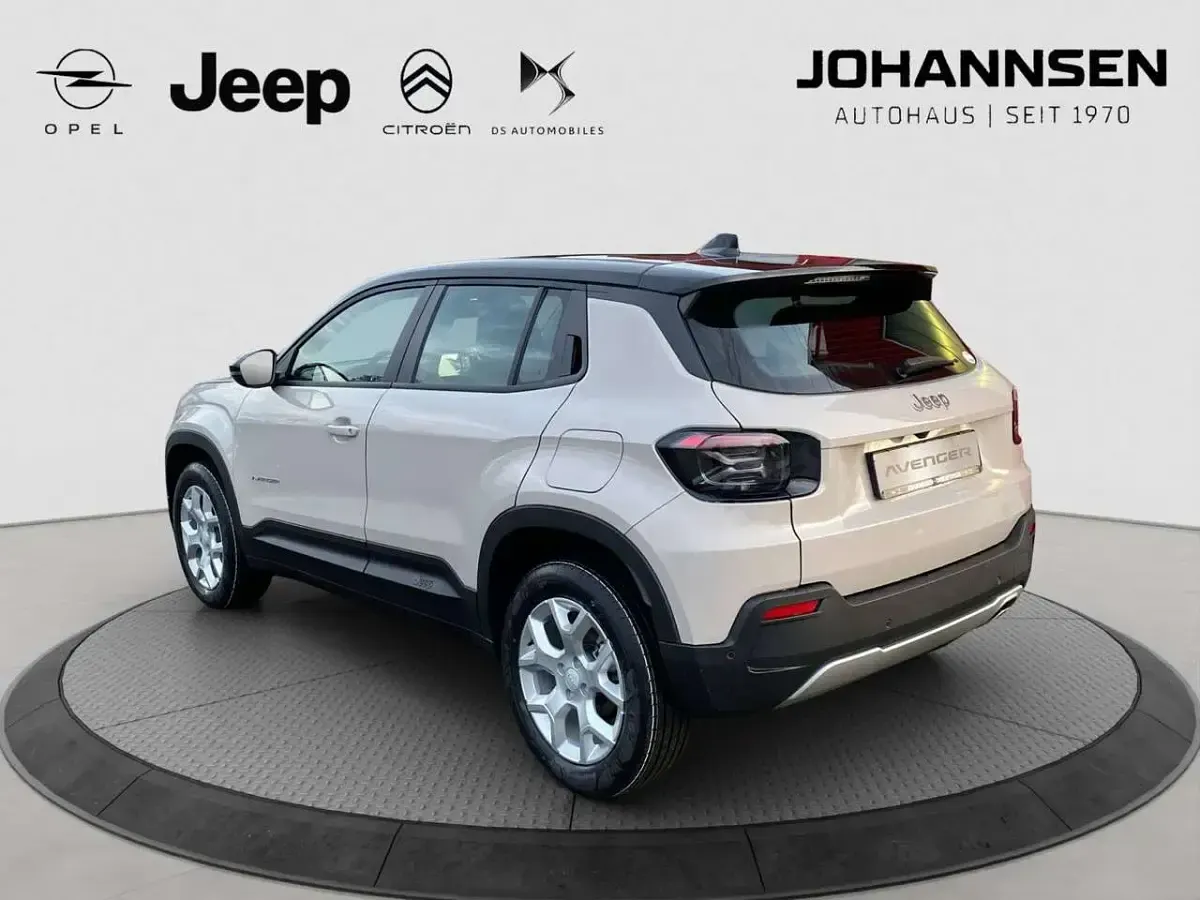 Neu Jeep Avenger Altitude 101 PS (74 kW) 2026 Grau SUV