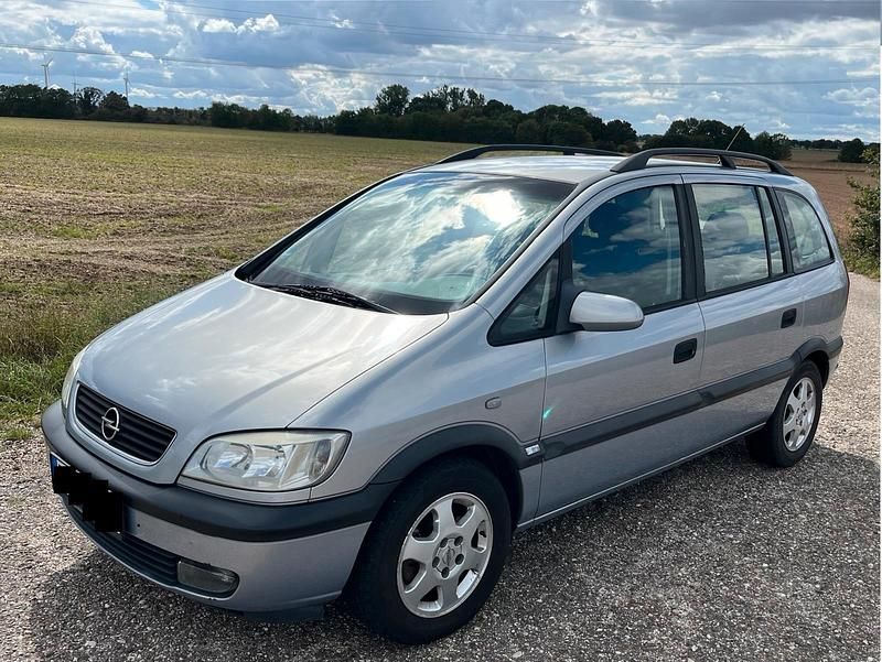 Grau Gebraucht 2000 Opel Zafira Elegance Van / Kleinbus | 1.449 € (Guter Preis) - Bild 1/4