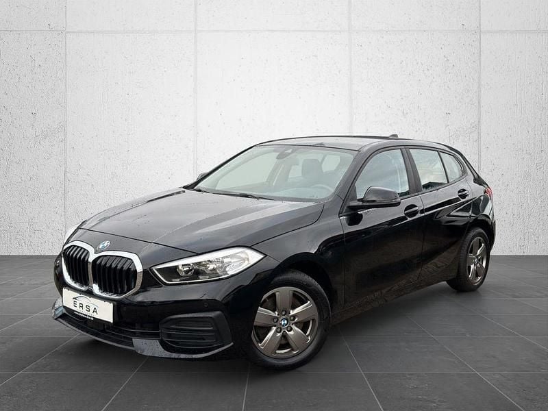 Schwarz Gebraucht 2020 BMW 118 Advantage Kleinwagen | 17.499 € (Fairer Preis) - Bild 1/4