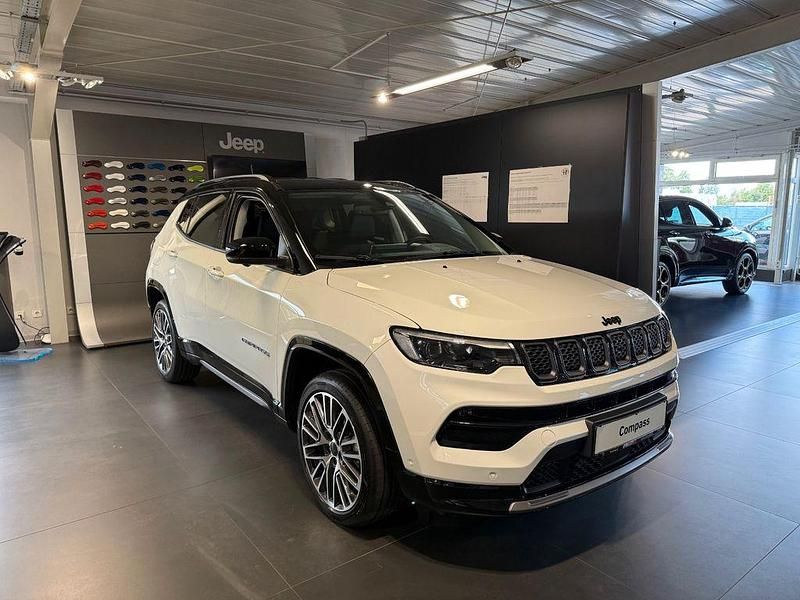 Nouvelle Jeep Compass Summit 131 ch (96 kW) 2025 Blanc SUV