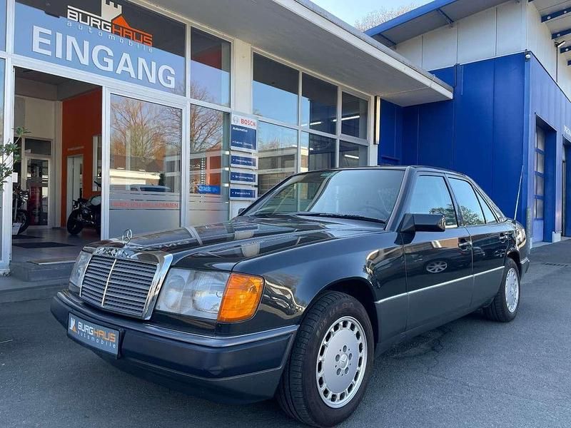 Schwarz Gebraucht 1989 Mercedes E200 Limousine | 9.990 € - Bild 1/3
