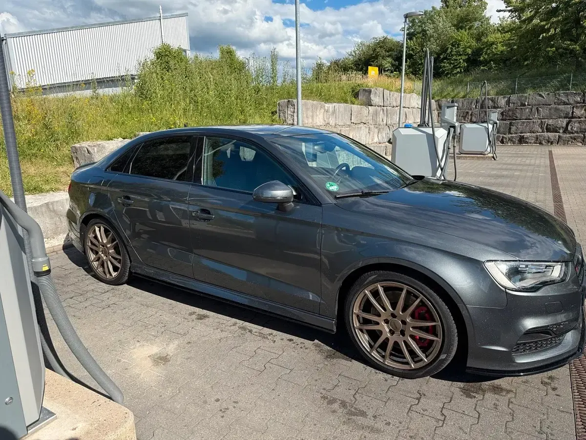 Gebraucht Audi S3 Design 300 PS (220 kW) 2015 Grau Limousine