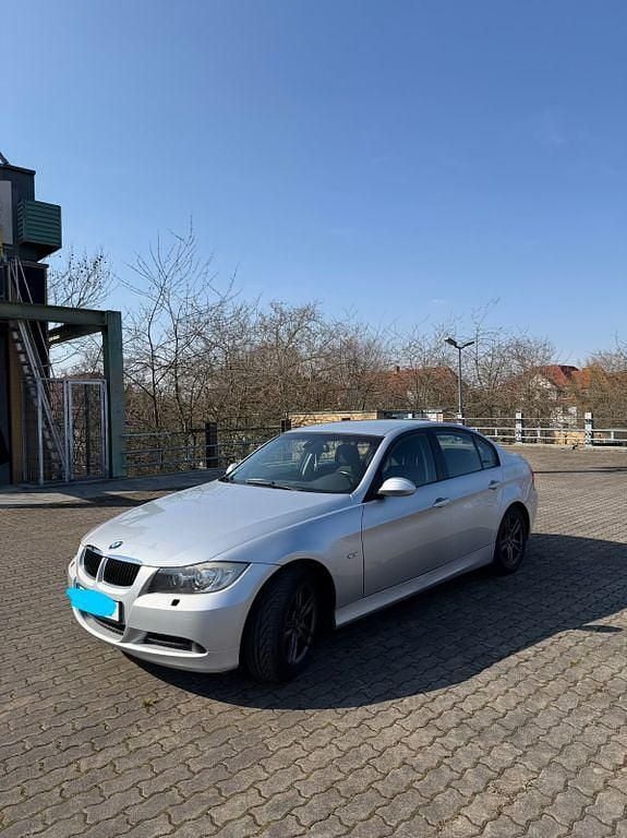 Gebraucht BMW 318 143 PS (105 kW) 2008 Silber Limousine