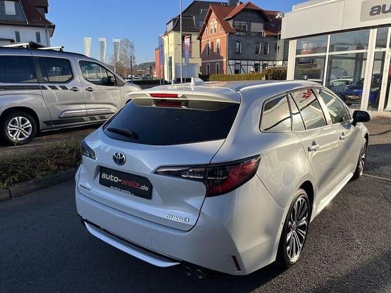 Gebraucht Toyota Corolla Team 179 PS (131 kW) 2022 Platinum white pearl (metallic) Kombi