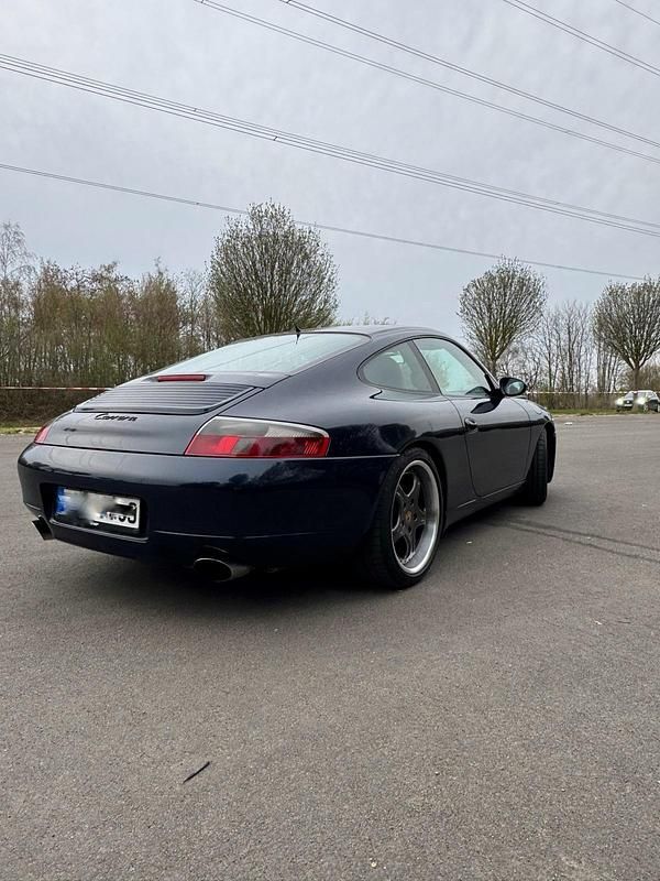 Gebraucht Porsche 996 300 PS (220 kW) 2000 Blau Coupé