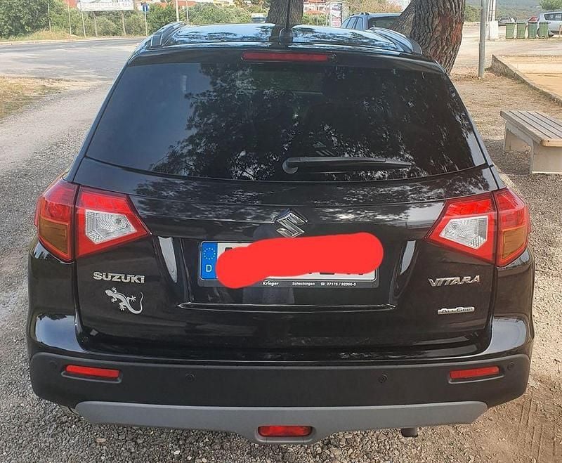 Gebraucht Suzuki Vitara Comfort+ 140 PS (102 kW) 2018 Schwarz SUV