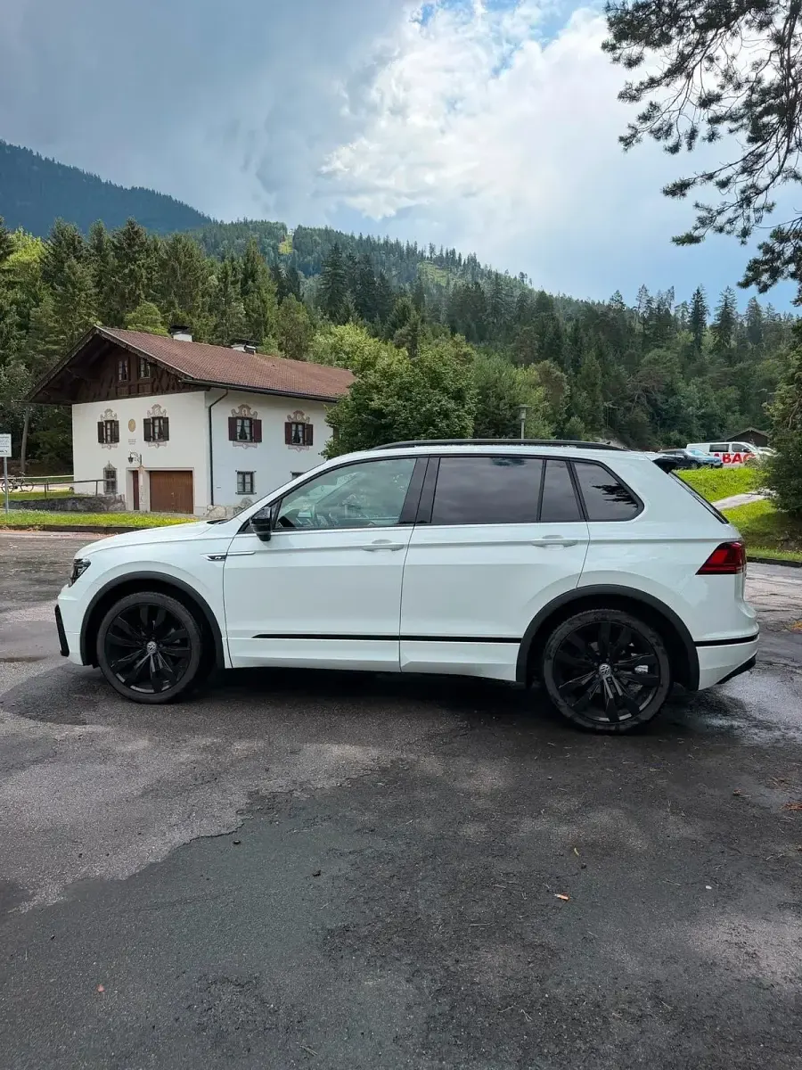 Gebraucht VW Tiguan R-line 150 PS (110 kW) 2019 Weiß SUV