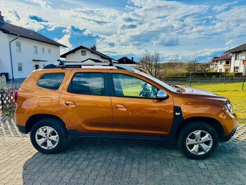 Gebraucht Dacia Duster Comfort 114 PS (83 kW) 2018 Orange SUV