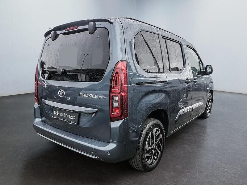Gebraucht Toyota Proace Verso City 131 PS (96 kW) 2024 Blau blau metallic Kombi