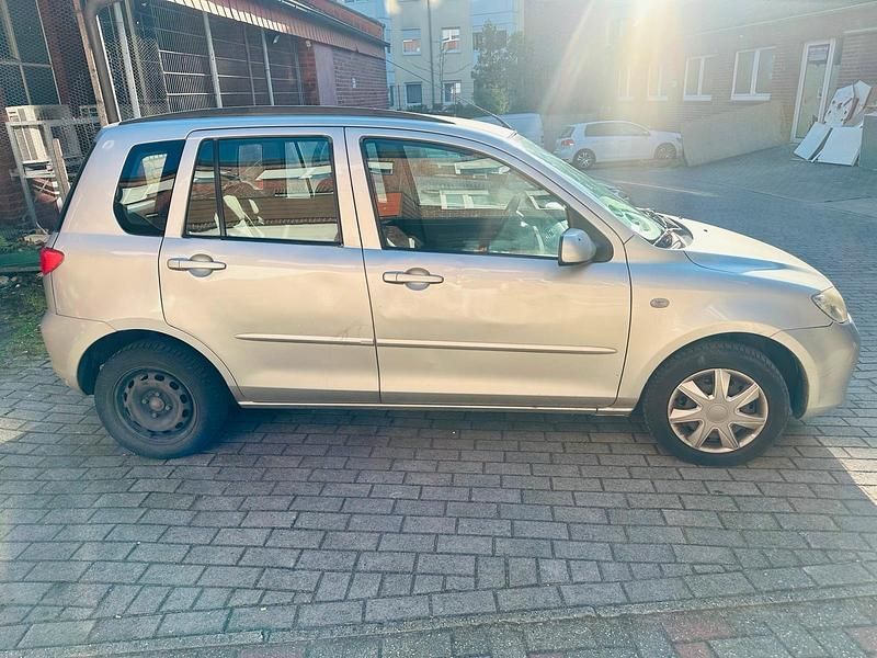 Gebraucht Mazda 2 80 PS (58 kW) 2004 Silber Kleinwagen