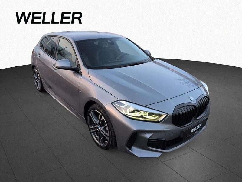 Gebraucht BMW 118 Performance 150 PS (110 kW) 2023 Skyscraper grau (grau) Kleinwagen