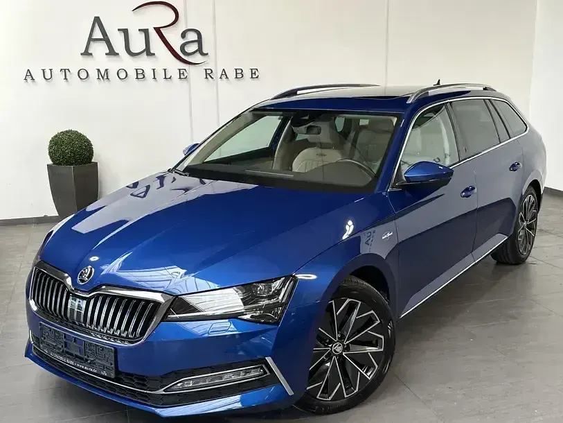 Gebraucht Skoda Superb LAURIN & KLEMENT 200 PS (147 kW) 2023 Nightfire blau Kombi
