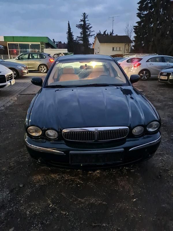 Grün Gebraucht 2004 Jaguar X-type Limousine | 1.990 € (Guter Preis) - Bild 1/4