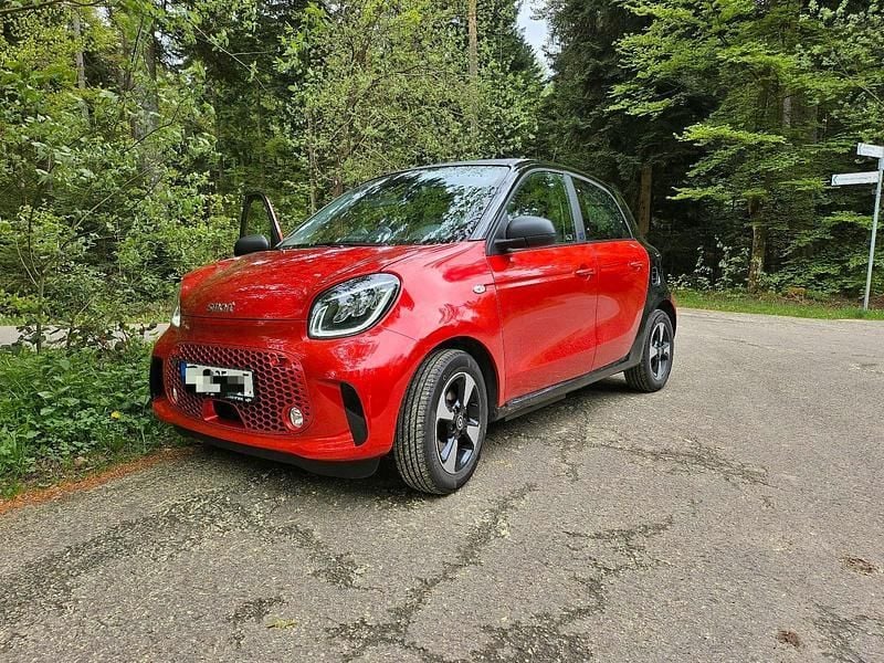 Rot Gebraucht 2021 Smart ForFour Electric Drive Kleinwagen | 9.199 € (Superpreis) - Bild 1/4