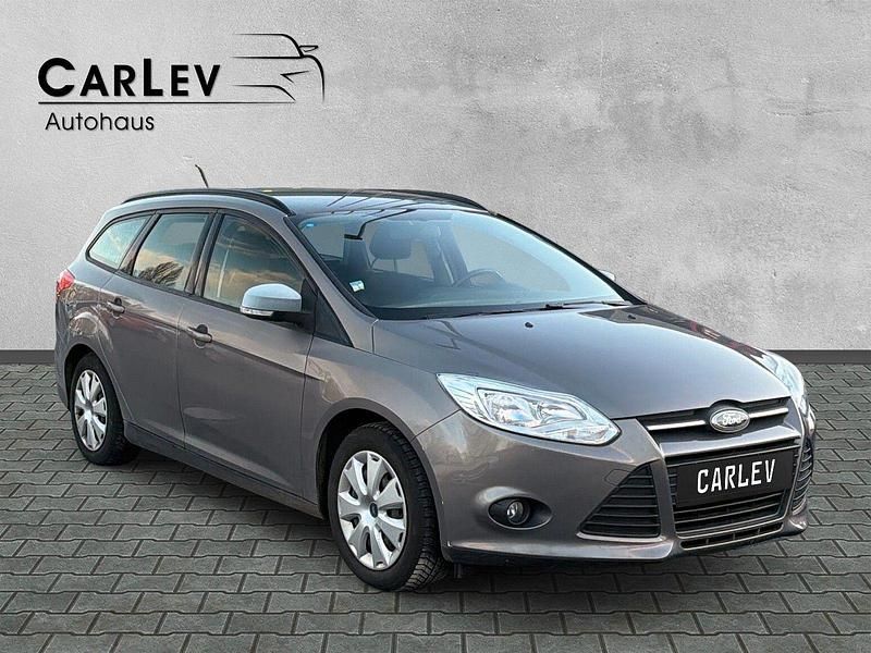 Gebraucht Ford Focus Trend 101 PS (74 kW) 2013 Braun Kombi