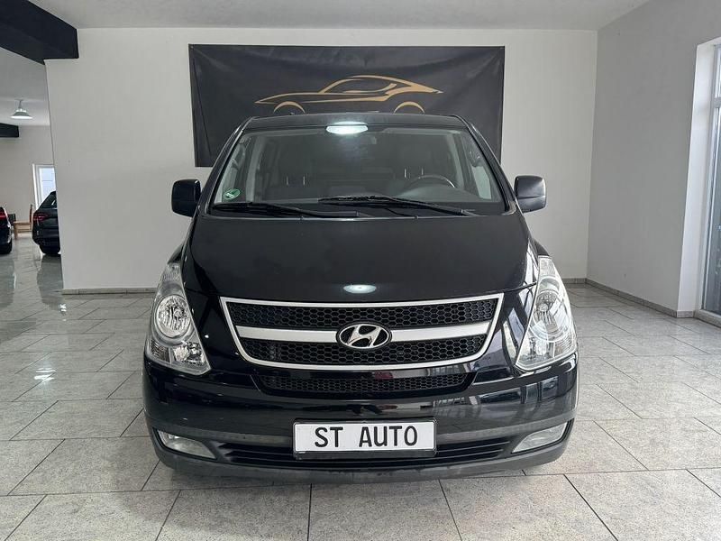 Schwarz Gebraucht 2011 Hyundai H-1 Van | 7.499 € (Fairer Preis) - Bild 1/4
