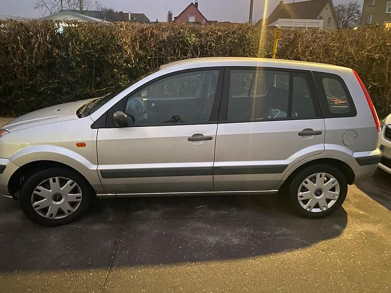 Gebraucht Ford Fusion 90 PS (66 kW) 2008 Silber Kleinwagen