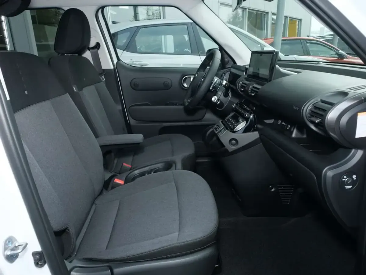 Neu Hyundai Inster Trend 71 kW (97 PS) 2026 Abyss black Kleinwagen