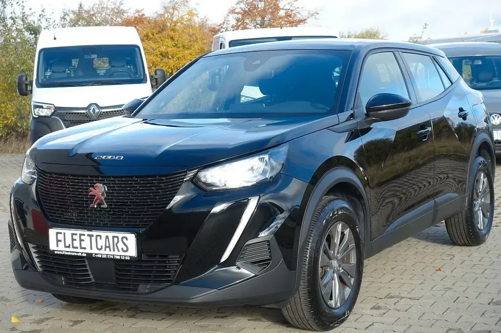 Gebraucht Peugeot 2008 Active 131 PS (96 kW) 2023 Schwarz SUV