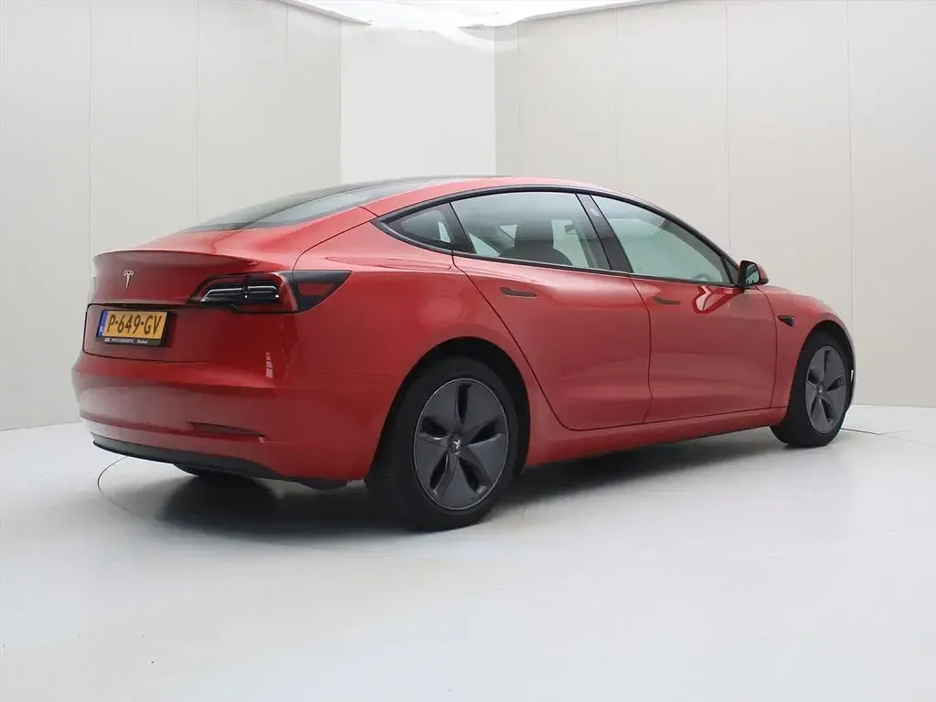 Gebraucht Tesla Model 3 Standard Range 225 kW (306 PS) 2022 Rot Limousine