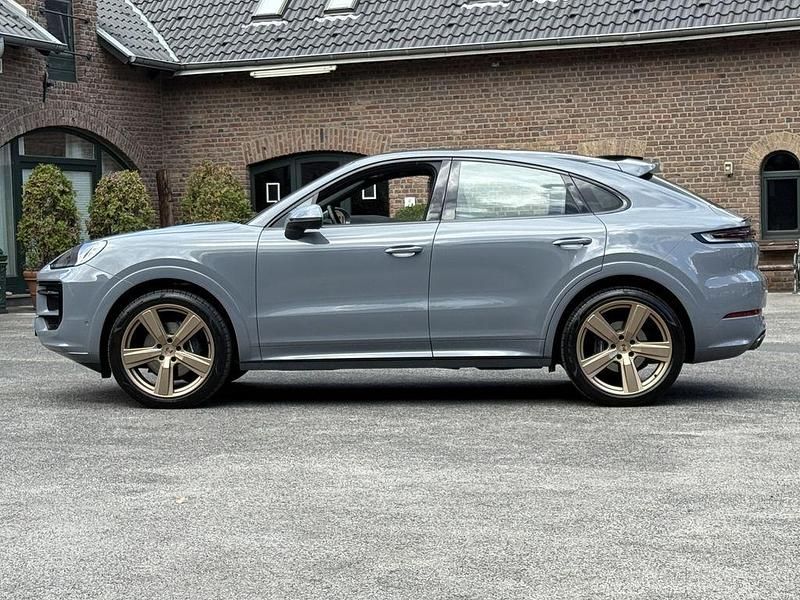 Arktikgrau Gebraucht 2025 Porsche Cayenne SUV | 119.790 € - Bild 1/4