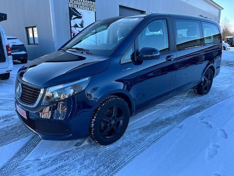 Gebraucht Mercedes EQV300 150 kW (204 PS) 2022 Blau Van / Kleinbus