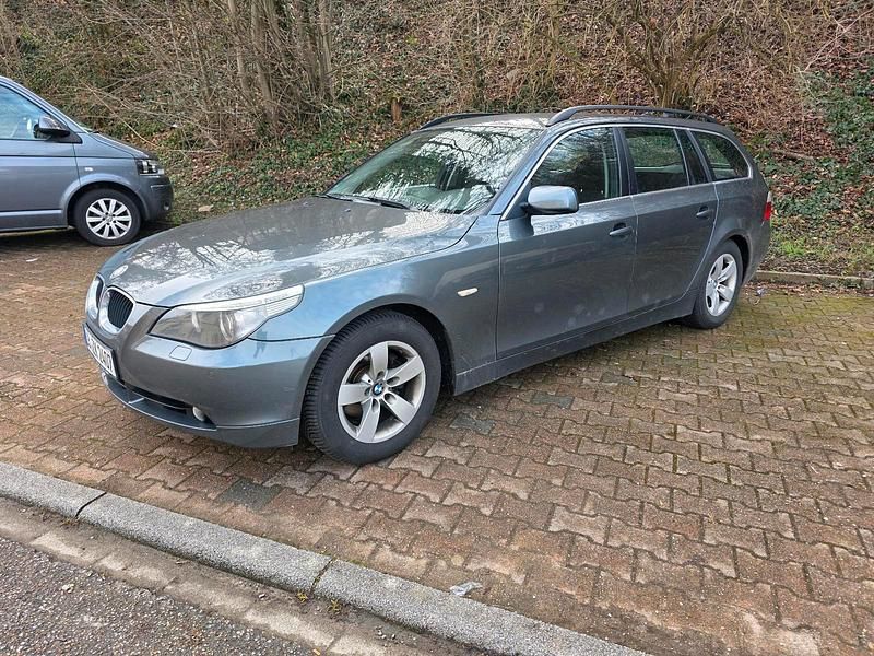 Gebraucht BMW 520 163 PS (119 kW) 2006 Grau Kombi