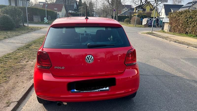 Gebraucht VW Polo Life 90 PS (66 kW) 2013 Rot Kleinwagen