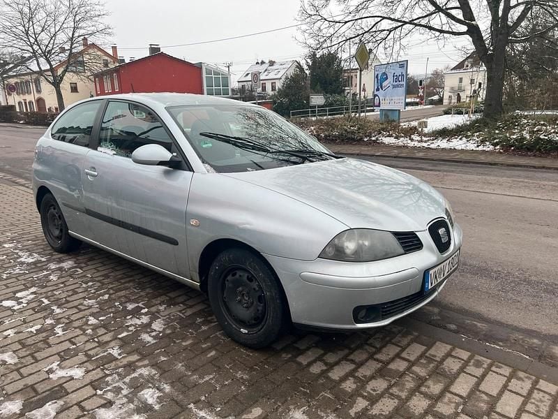 Silber Gebraucht 2003 Seat Ibiza Coupé | 699 € (Fairer Preis) - Bild 1/4