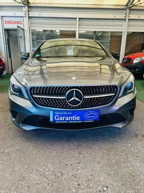 Gebraucht Mercedes CLA200 156 PS (114 kW) 2013 Grau Limousine