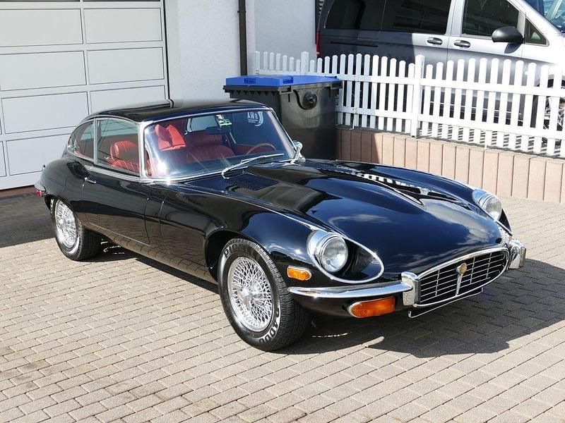 Second-hand Jaguar E-Type 268 CP (197 kW) 1972 Negru Coupe