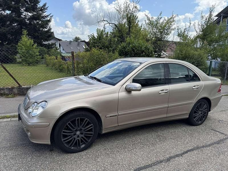 Gebraucht 2004 Mercedes C180 Elegance Limousine | 5.000 € (Etwas zu teuer) - Bild 1/4