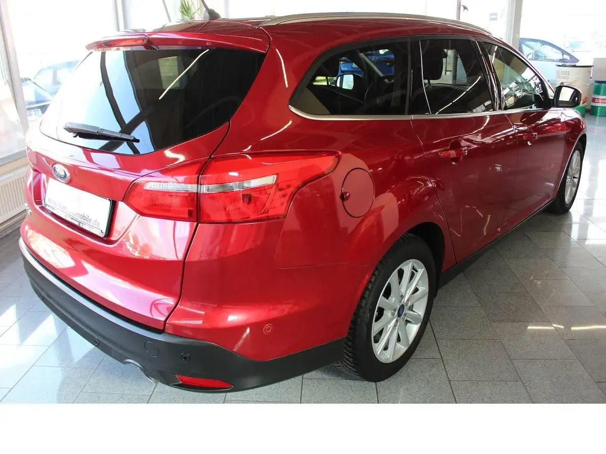 Gebraucht Ford Focus Titanium 150 PS (110 kW) 2018 Rot Kombi